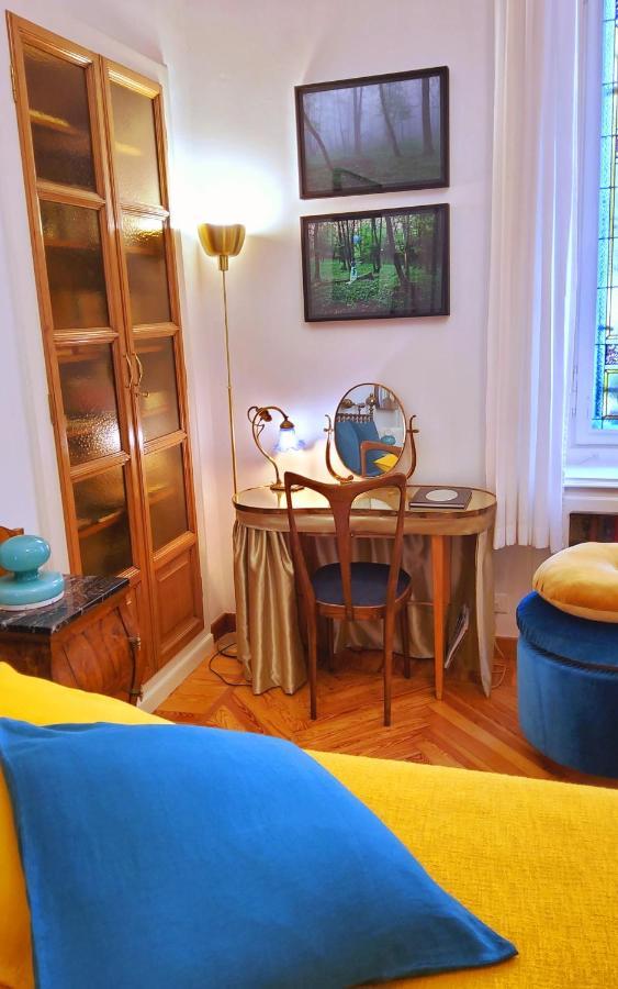 La Casa Degli Specchi * Turin