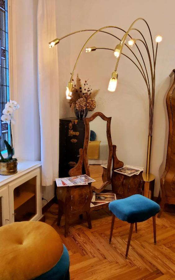 La Casa Degli Specchi * Turin